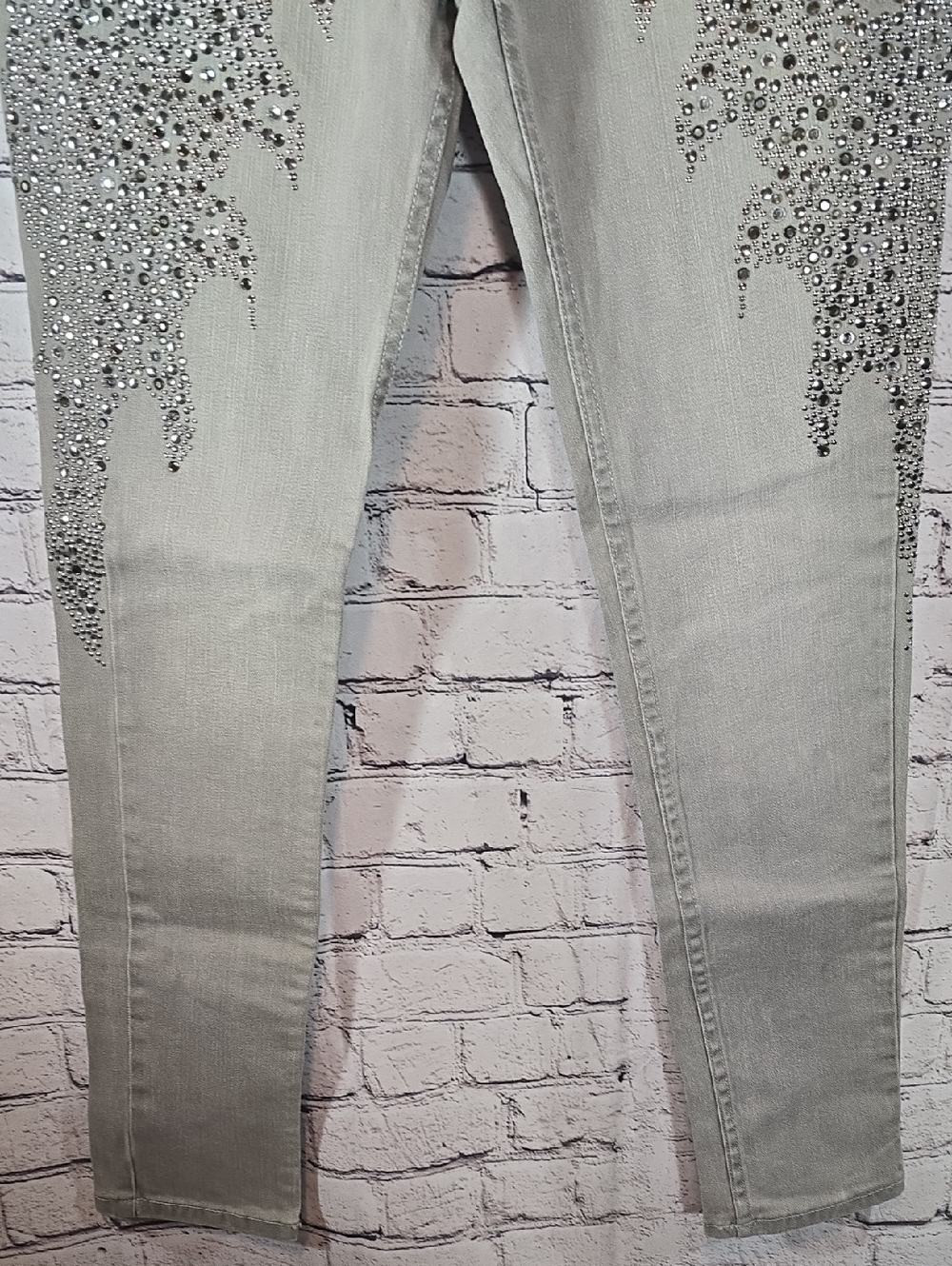 Haute Hippie Light Gray Jeans with Crystal Embellishment Size 29 EUC - Picture 4 of 12